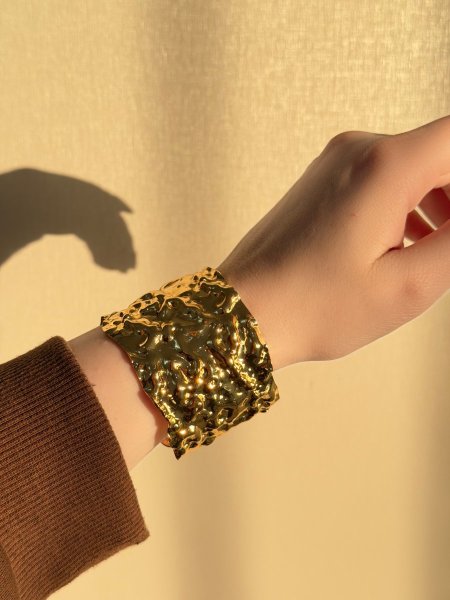 اسوارة بنجل مموجة عريضة